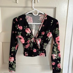 Floral v neck crop top!
